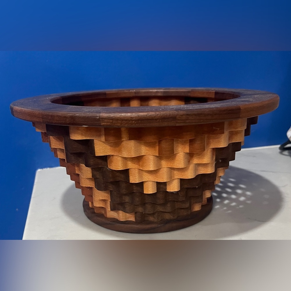 Handmade Wood Scroll Saw Scalloped
Honeycomb Decorative Bowl Fruit Basket.